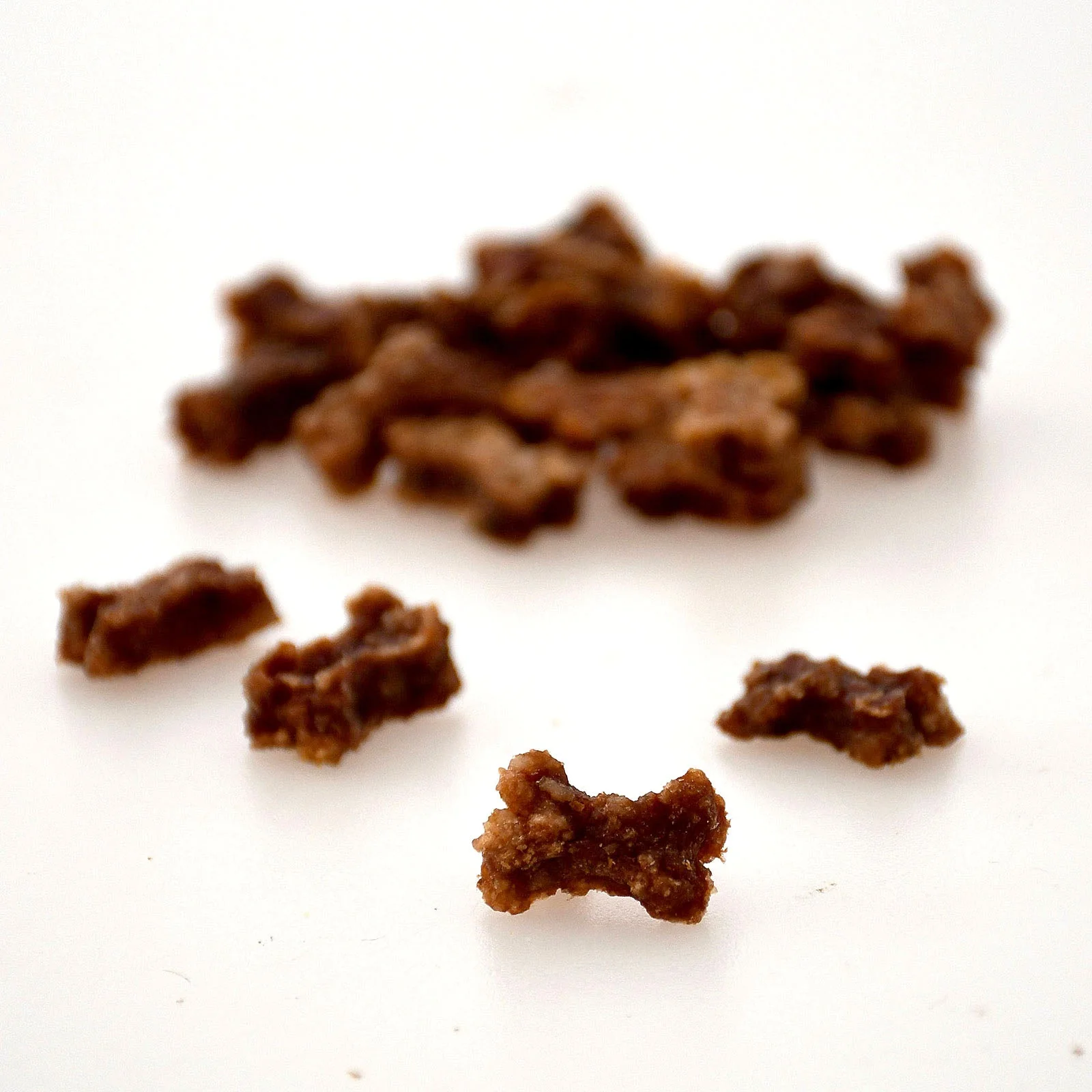 Trainingsknöchelchen Pferd mit Kürbis und Birne (1kg-Eimer) - Image 3